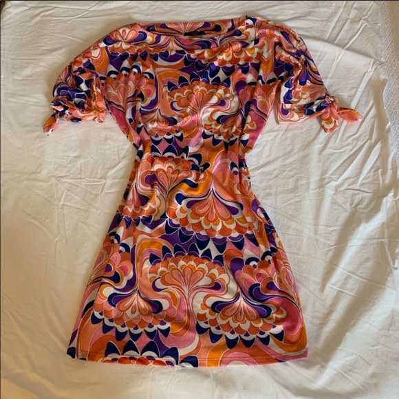 Trina Turk Dresses & Skirts - Trina Turk Shift Dress Sz S